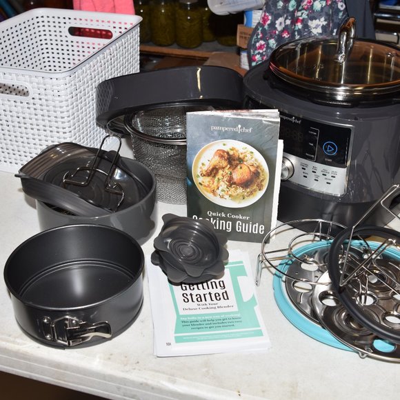 Pampered Chef Complete Quick Cooker Set - Picture 2 of 3